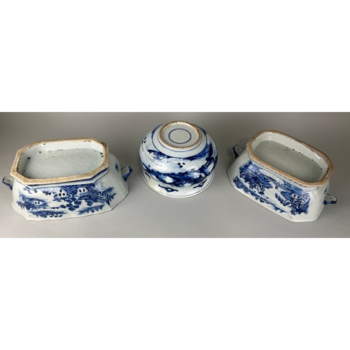 74 - A PAIR OF CHINESE BLUE AND WHITE QIANLONG PERIOD TUREENS ALONG WITH AN INCENSE BURNER (3), 

Tureen ... 