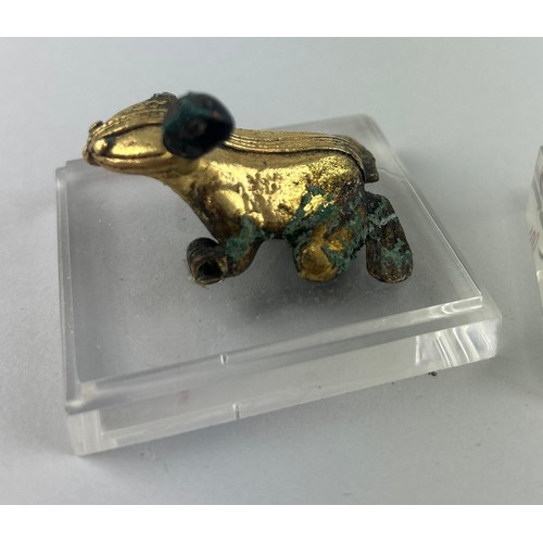 113 - TWO PRE-COLUMBIAN TUMBAGA FROG ORNAMENTS: 

From Costa Rica/Panama, Veraguas-Greater Chiriquí. 

Cir... 