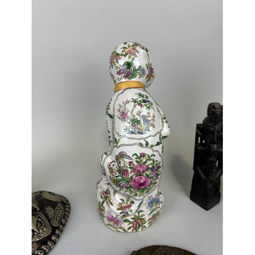 80 - A MIXED LOT OF CHINESE AND SOUTHEAST ASIAN ITEMS TO INCLUE A CERAMIC FAMILLE ROSE MONKEY,

30cm H