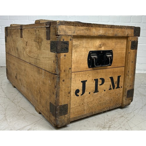 17 - A 19TH CENTURY LOUIS VUITTON PACKING TRUNK BELONGING TO THE FAMED MUNTHE FAMILY STAMPED J.P.M TO EIT... 