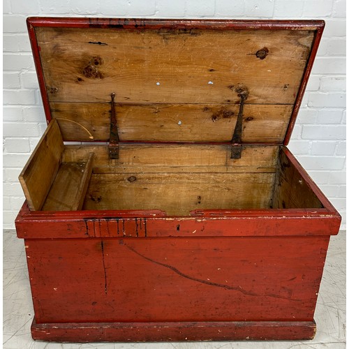 19 - A FOLK ART RED PAINTED PINE TRUNK BELONGING TO THE FAMED MUNTHE FAMILY, FROM SOUTHSIDE HOUSE, WIMBLE... 