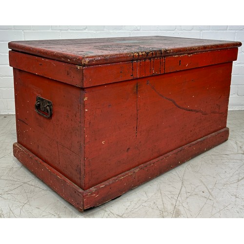 19 - A FOLK ART RED PAINTED PINE TRUNK BELONGING TO THE FAMED MUNTHE FAMILY, FROM SOUTHSIDE HOUSE, WIMBLE... 