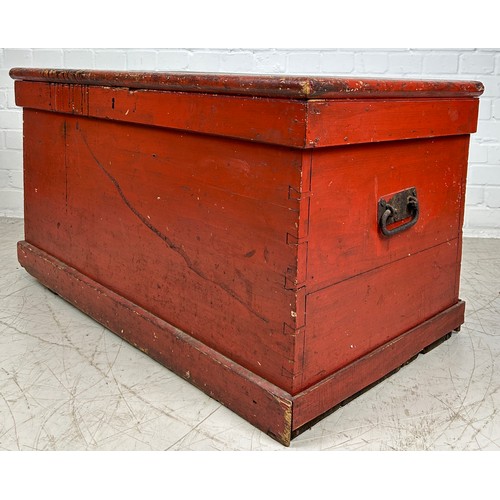 19 - A FOLK ART RED PAINTED PINE TRUNK BELONGING TO THE FAMED MUNTHE FAMILY, FROM SOUTHSIDE HOUSE, WIMBLE... 