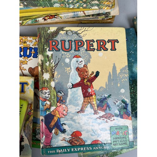 431C - A LARGE COLLECTION OF RUPERT BEAR BOOKS (QTY)