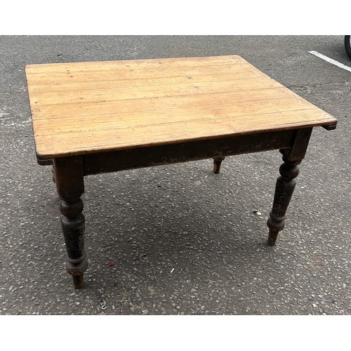 78 - A RUSTIC FRENCH PINE FARMHOUSE KITCHEN TABLE WITH DRAWER, 

122cm x 92cm x 76cm