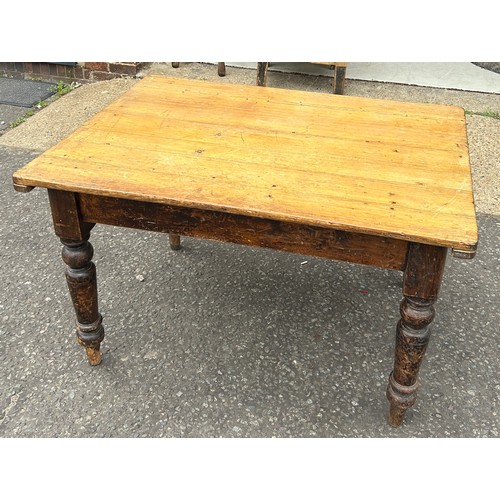 78 - A RUSTIC FRENCH PINE FARMHOUSE KITCHEN TABLE WITH DRAWER, 

122cm x 92cm x 76cm