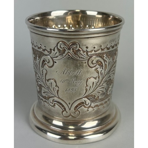 142 - A LATE 19TH CENTURY SILVER CUP DATED 1898, 

Weight: 116gms 

7.5cm H