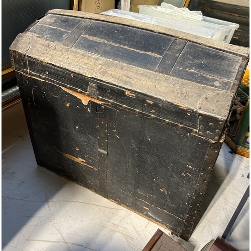 102 - A FRENCH ANTIQUE DOMED TOP TRUNK, 

76cm x 70cm x 46cm