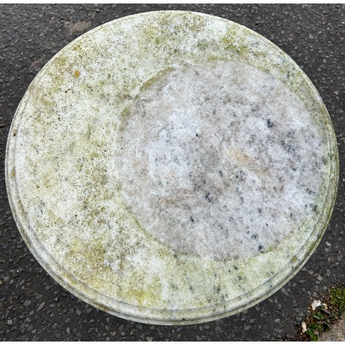 129 - AN IRON GREEN PAINTED GARDEN TABLE WITH CIRCULAR MARBLE TOP, 

70cm x 50cm