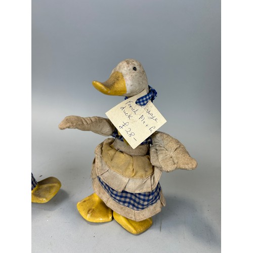 44 - A GROUP OF ANTIQUE TOYS TO INCLUDE TWO DUCK DOLLS (5)