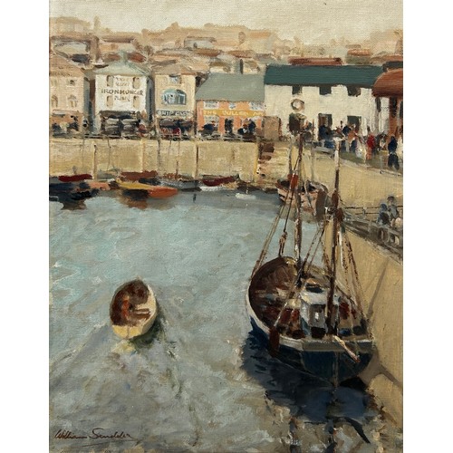 14 - WILLIAM SCUDDER (BRITISH 20TH CENTURY): AN OIL PAINTING ON CANVAS DEPICTING BRIXHAM HARBOUR, DEVON, ... 