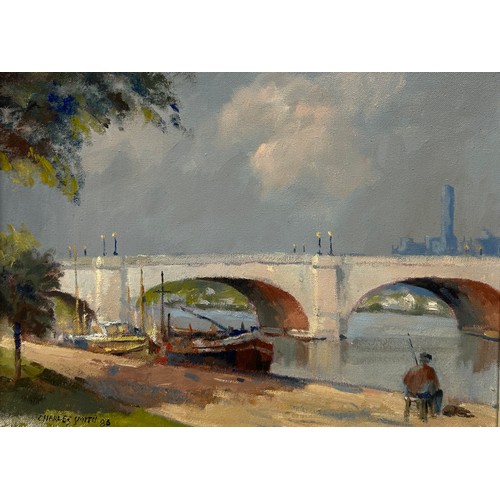 6 - CHARLES SMITH F.R.S.A (BRITISH 1913-2003): AN OIL PAINTING ON CANVAS TITLED 'KINGSTON BRIDGE', 

Lab... 