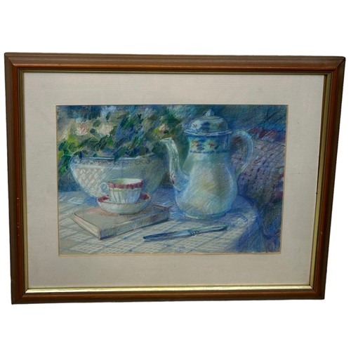 10 - SUE WALES: A MIXED MEDIA PAINTING ON PAPER DEPICTING A STILL LIFE TITLED 'COFFEE POT AND FLOWERS',

... 