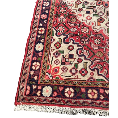 884 - A PERSIAN DESIGN CARPET,
 
158cm x 100cm