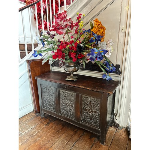 3 - A LARGE 17TH CENTURY OAK COFFER,

Later top. 

125cm x 75cm x 46cm