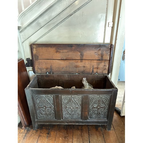 3 - A LARGE 17TH CENTURY OAK COFFER,

Later top. 

125cm x 75cm x 46cm