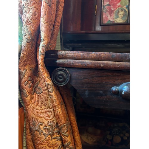 31 - A 19TH CENTURY ROSEWOOD PEDESTAL TEA TABLE RAISED ON FOUR LION PAW FEET, 

91cm x 75cm x 45cm