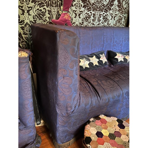 46 - A LARGE COUNTRY HOUSE STYLE SOFA WITH BLUE FOLIATE COVER, 

260cm x 85cm x 70cm