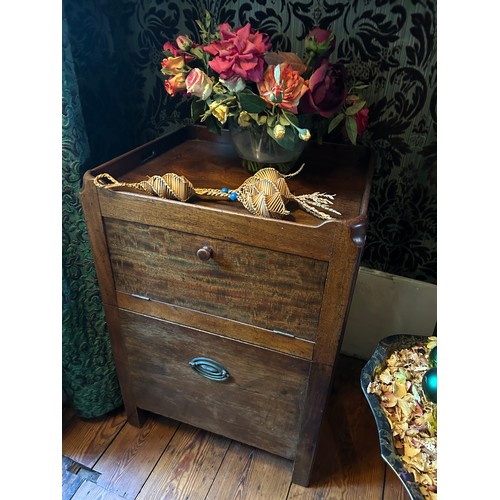 48 - A VICTORIAN MAHOGANY PEDESTAL ALONG WITH SEVERAL MAHOGANY JARDINIERES AND OCCASIONAL TABLES (5)