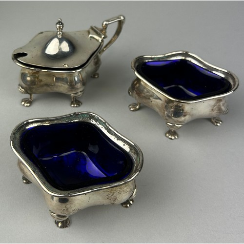 122 - A SILVER CRUET SET, 

Total silver weight: 206gms