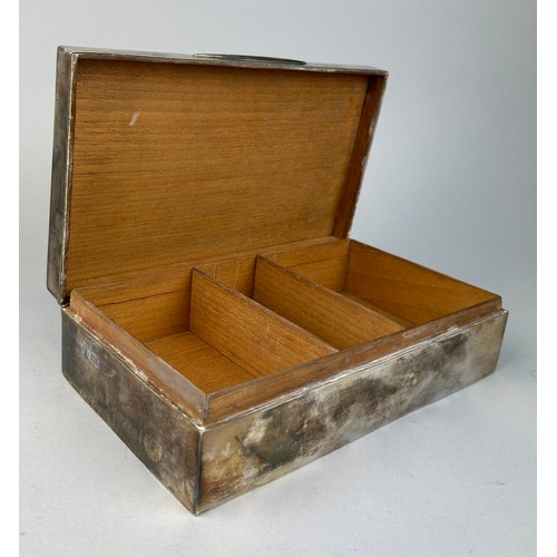 125 - A LARGE SILVER BOX MARKED FOR GOLDSMITHS AND SILVER SMITHS COMPANY WITH WOODEN INTERIOR AND BLACK LE... 