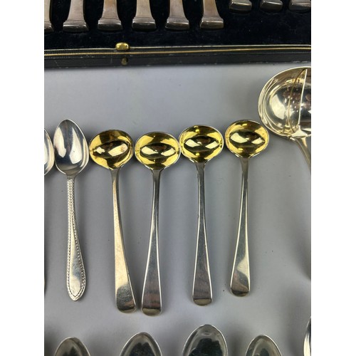 126 - A COLLECTION OF SILVER CUTLERY TO INCLUDE: 

A cased set of silver handled knives and forks, eleven ... 