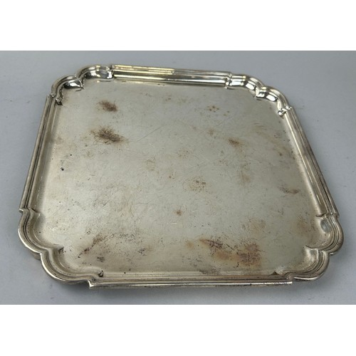 138 - A ROBERTS AND BELK SILVER TRAY RETAILED BY PLEASANCE AND HARPER LTD, 

26cm x 26cm

Weight: 769gms