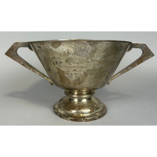 153 - BIRKBECK UNIVERSITY OF LONDON: AN ARTS AND CRAFTS SILVER TROPHY CUP 'STUDENT'S UNION ONE MILE CHALLE... 