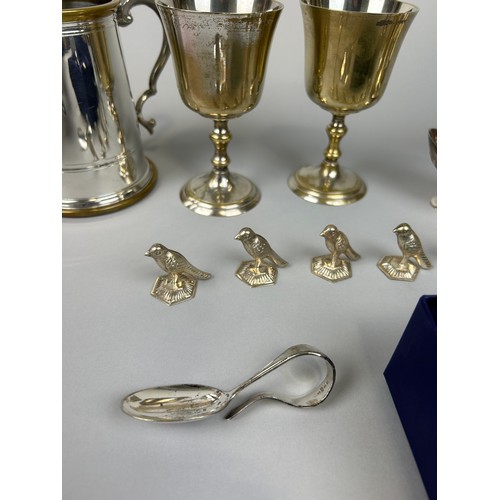 829 - A COLLECTION OF SILVER PLATED / METAL ITEMS (QTY)