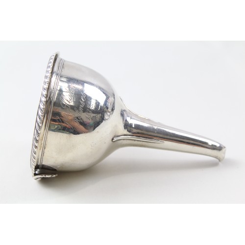 178 - A 925 STERLING SILVER GEORGIAN WINE FUNNEL,

Weight: 127gms

Engravaed 1832.