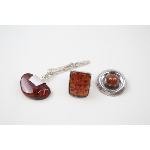 196 - A COLLECTION OF SILVER AND AMBER JEWELLERY INCLUDING MODERNIST, 

Weight: 35gms