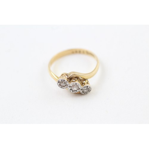 213 - AN 18CT GOLD ART DECO ILLUSION SET SINGLE CUT DIAMOND TRILOGY RING, 

Weight: 2.1gms