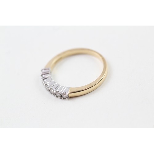 238 - AN 18CT GOLD ROUND BRILLIANT DIAMOND SET SEVEN STONE ETERNITY RING, 

Weight: 3.7gms