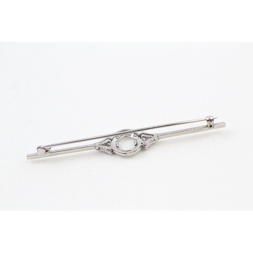 243 - AN 18CT GOLD AND PLATINUM BELLE EPOQUE DIAMOND BAR BROOCH, 

Weight: 3.5gms