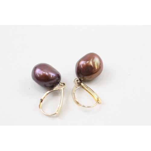 244 - A 14CT GOLD CHOCOLATE BROWN BAROQUE PEARL LEVER BACK DROP EARRINGS, 

Weight: 4.4gms