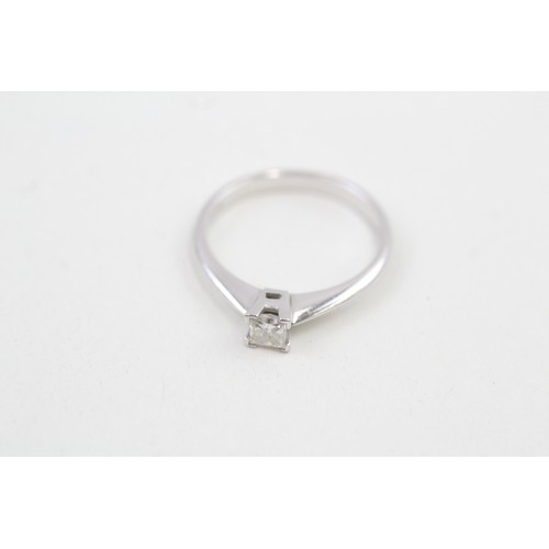 269 - AN 18CT WHITE GOLD PRINCESS CUT DIAMOND SOLITAIRE RING, 

Weight: 2.7gms