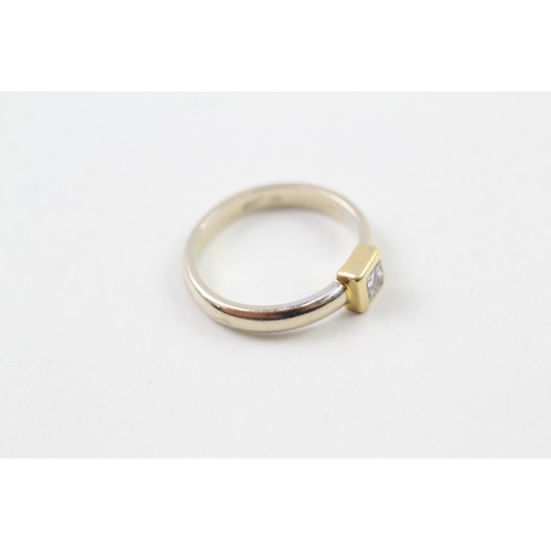 274 - AN 18CT GOLD PRINCESS CUT DIAMOND SINGLE STONE RING, 

Weight: (3.4g)