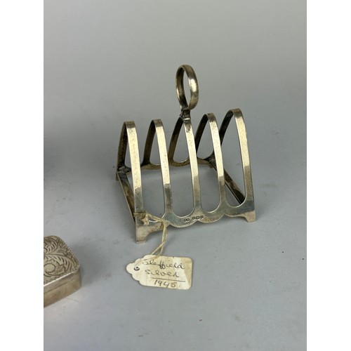 134 - A SILVER TOAST RACK ALONG WITH A PEDESTAL CUP AND A SMALL BOX, 

Total weight: 170gms