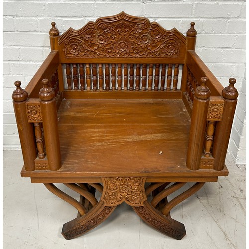 759 - A THAI THRONE SEAT, 

80cm x 68cm x 54cm