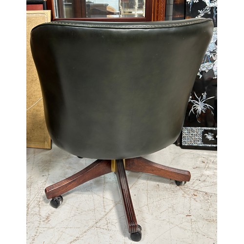 764 - A GREEN LEATHER CAPTAINS SWIVEL CHAIR, 

80cm x 70cm x 65cm