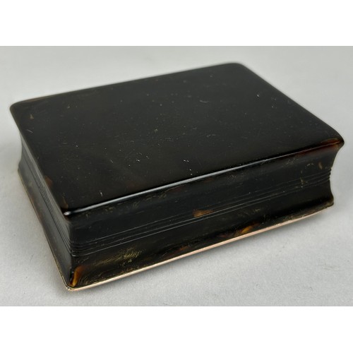 205 - A ROSE GOLD (TESTED) TORTOISESHELL BOX WITH AGATE PANEL COMPARTMENTS, 

9cm x 6cm x 3cm