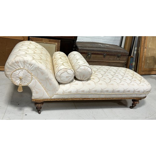 762 - A REGENCY STYLE CHAISE LONGUE OR DAY BED UPHOLSTERED IN WHITE AND GOLD ROPE DESIGN FABRIC, 

180cm x... 