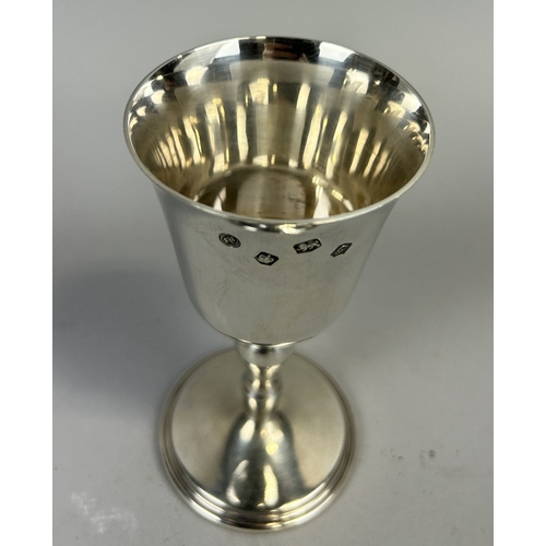 14 - A QEII SILVER GOBLET Weight: 160gms 12cm H Engraved to verso.