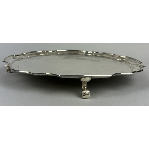 2 - A LARGE SILVER SALVER MARKED FOR JAMES DEAKIN AND SONS Weight: 719gms 30.5cm D