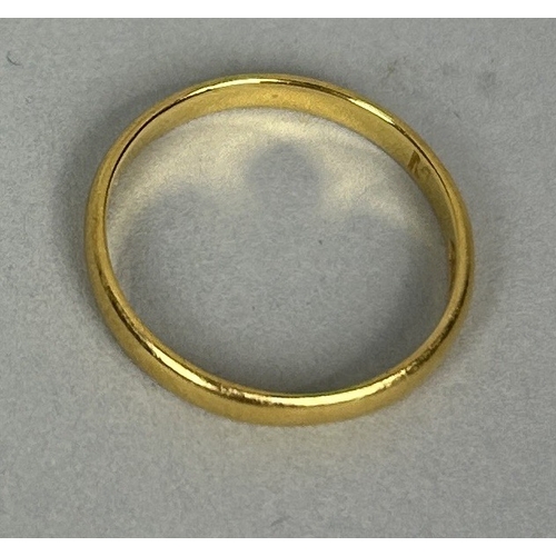 60 - A 22CT GOLD WEDDING BAND Weight: 2.2gms