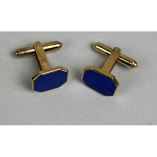 45 - A PAIR OF 14CT GOLD CUFFLINKS SET WITH LAPIS LAZULI Weight: 7.6gms