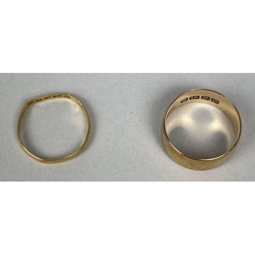 54 - AN 18CT GOLD WEDDING BAND ALONG WITH A 22CT GOLD RING 18ct ring weight: 5.5gms 22ct ring weight: 1.3... 