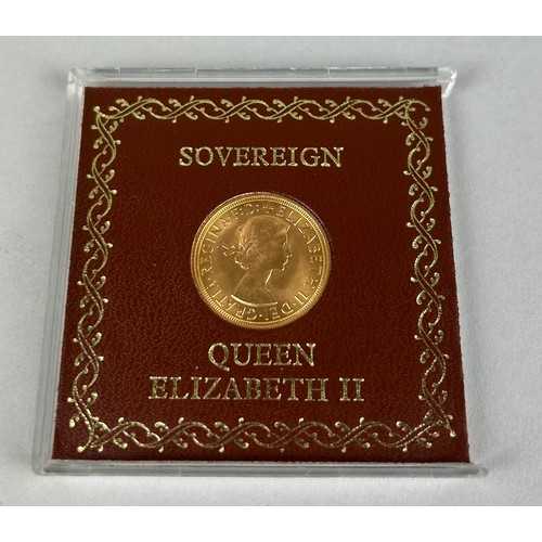 85 - A QEII 1957 GOLD HALF SOVEREIGN Weight: 8gms