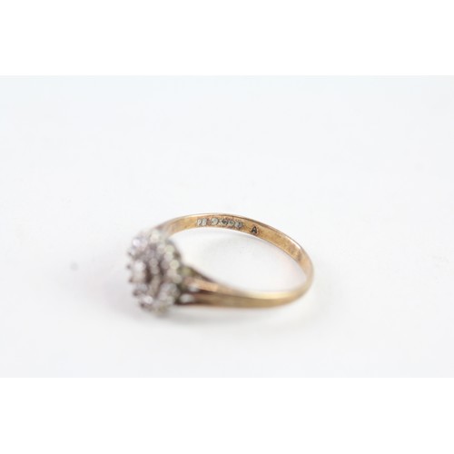 152A - A 9CT DIAMOND CLUSTER RING Weight: 2 gms