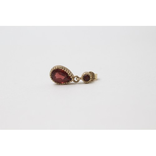 153 - A PAIR OF 9CT GOLD GARNET TEAR DROP EARRINGS Weight: 1.7gms